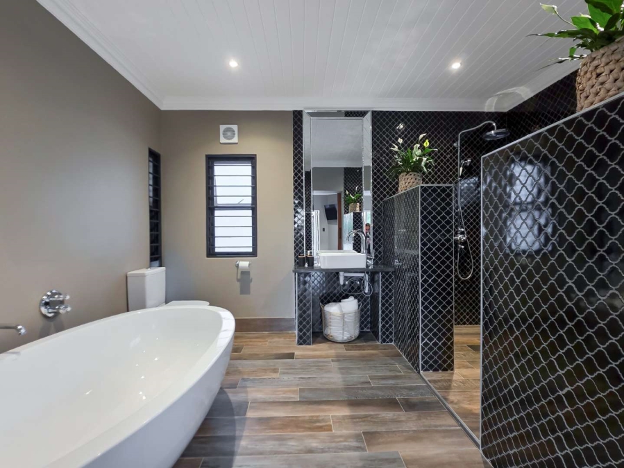7 Bedroom Property for Sale in Durbanville Western Cape